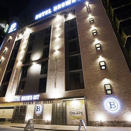 Hotel Brown Dot Gimhae Exteriör bild