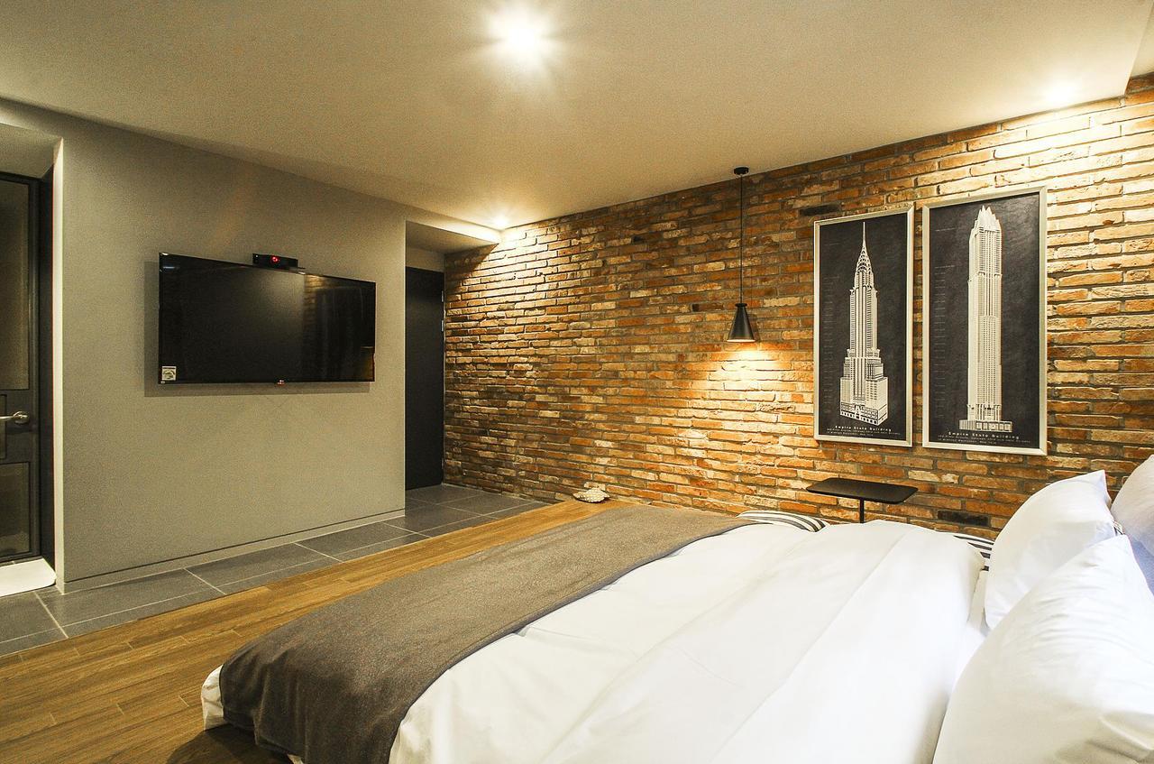 Hotel Brown Dot Gimhae Exteriör bild